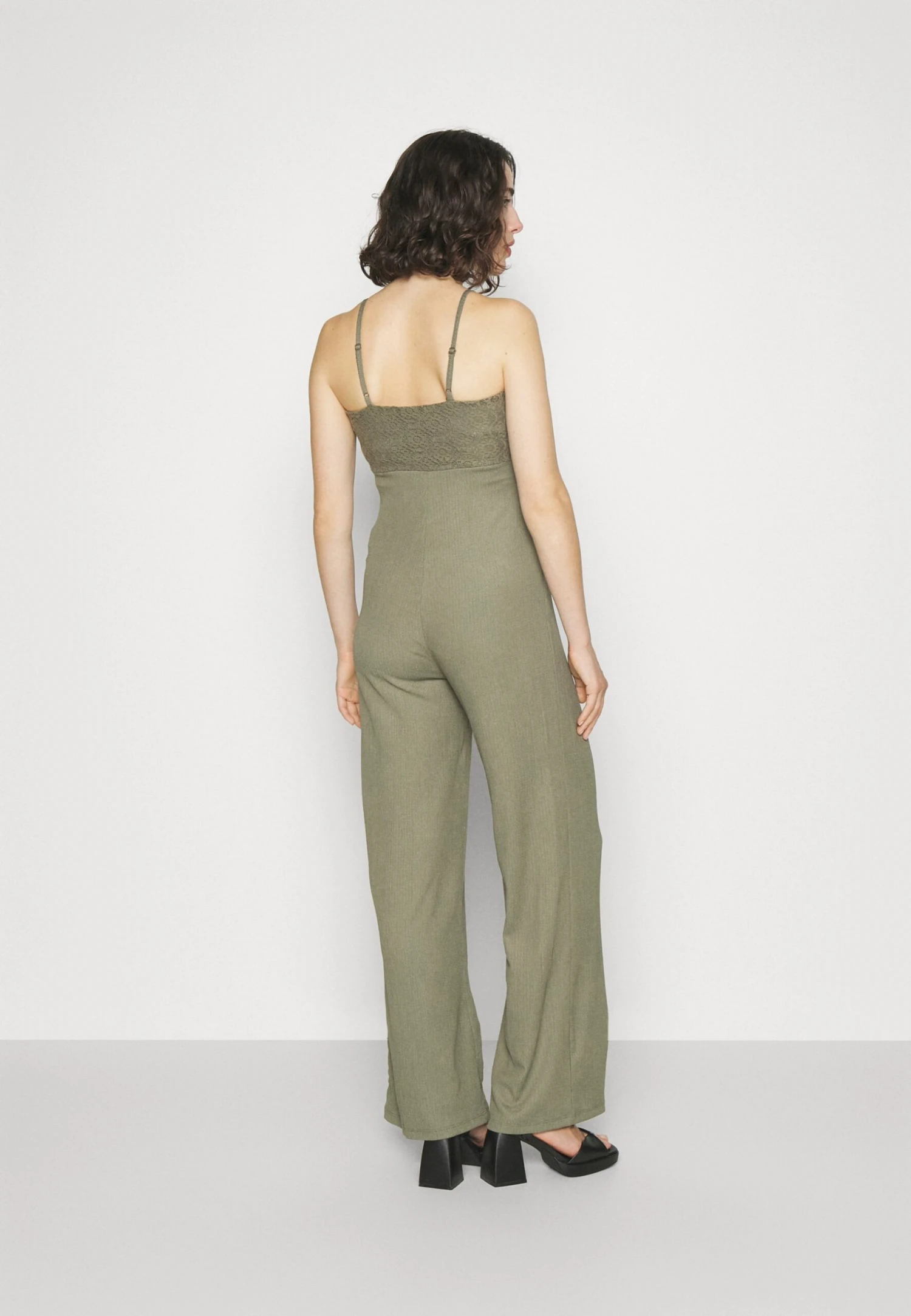Jumpsuit - Olive 3 Jumpsuit - Olive - Bilde 3