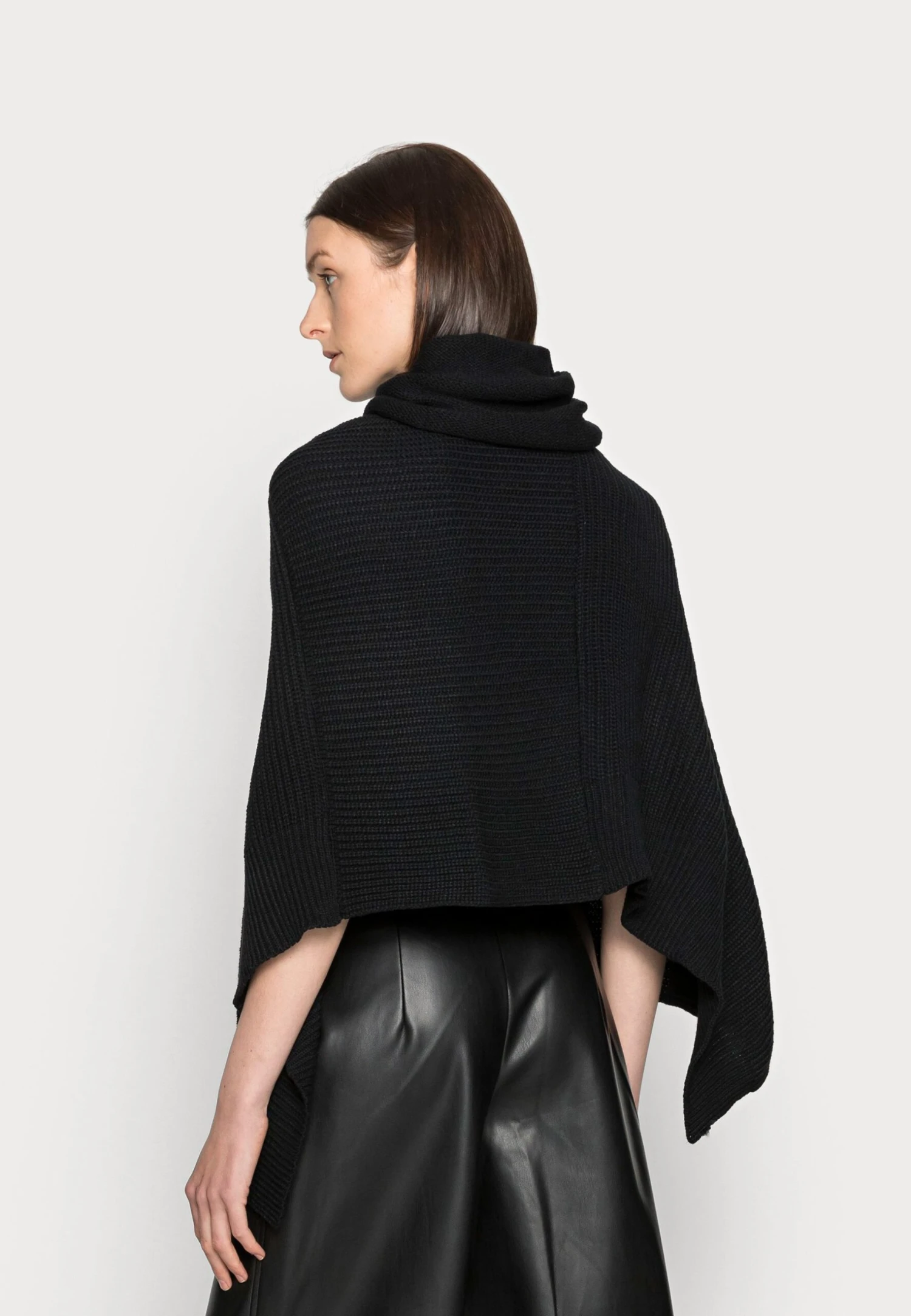 Anna Field Cape - Black 3 Anna Field Cape - Black - Bilde 3