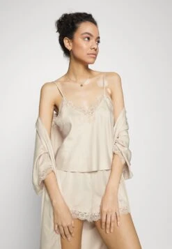 Anna Field Nattskjorte - Off-White 10 Anna Field Nattskjorte - Off-White -Anna Field 3b4ee8f7d3164ffeba0a90b5bb9a954f