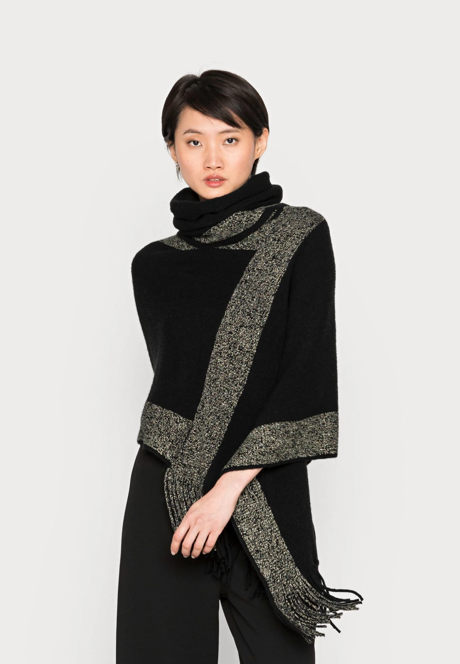 Anna Field Cape - Black / Gold 1 Anna Field Cape - Black / Gold