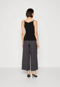 Anna Field Topper - Black -Anna Field 4676382c647245a284ebb3cbe9e17f20