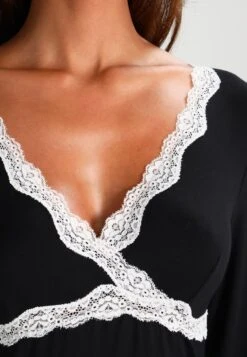 Anna Field Heidi Long Sleeves Viscose Nightdress - Nattskjorte - Black 9 Anna Field Heidi Long Sleeves Viscose Nightdress - Nattskjorte - Black -Anna Field 9cbb26f39b384778a8a395532fe9436b