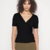 Tall Wrap OverGathering Sleeves - T-Shirts - Black