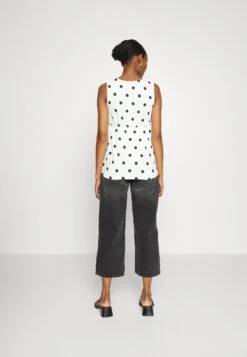 Topper - Off-White 8 Topper - Off-White -Anna Field a65fca7acd814de58a8b2f41aae824a7