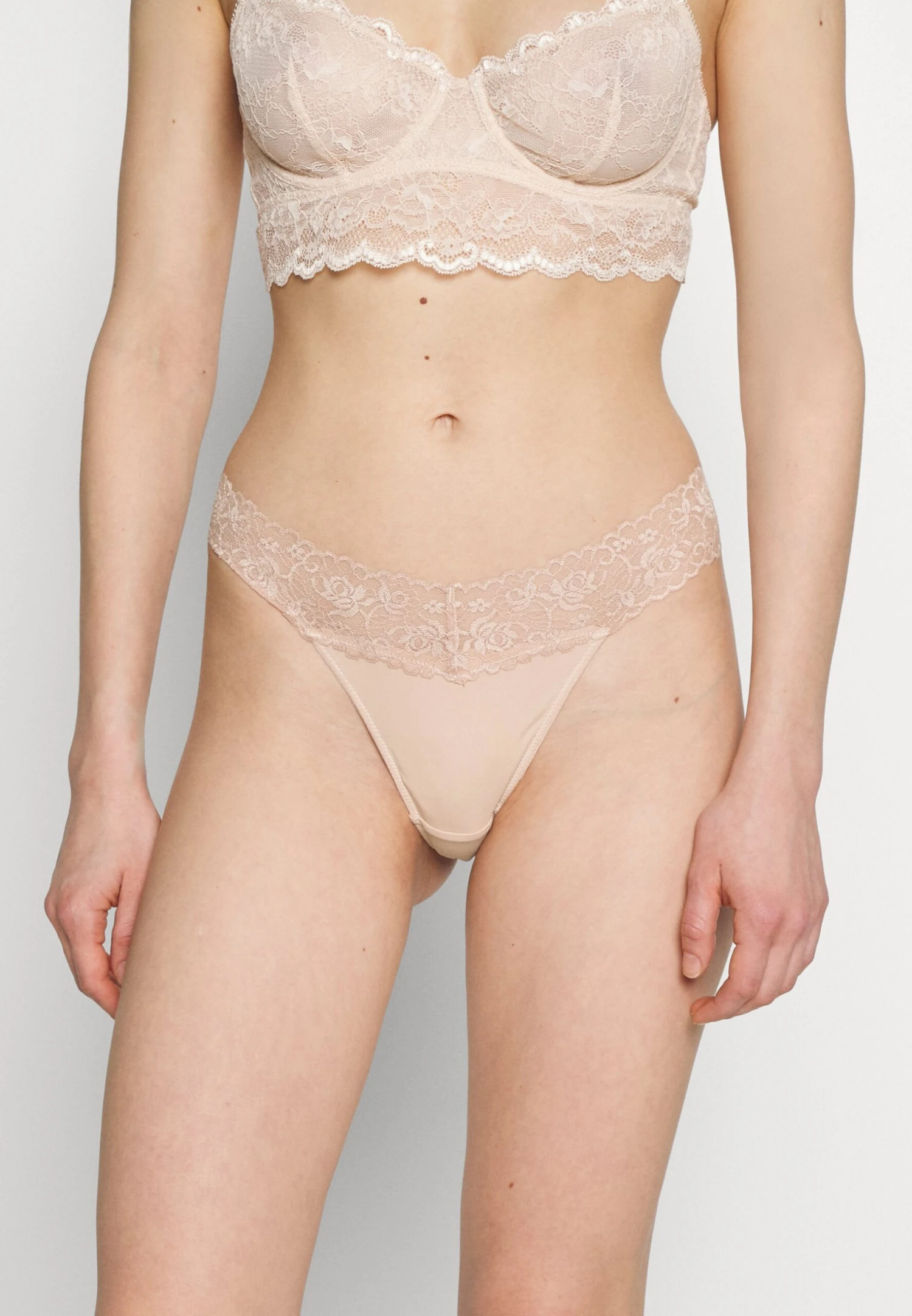 Anna Field 5 Pack - String - White/Nude 2 Anna Field 5 Pack - String - White/Nude - Bilde 2