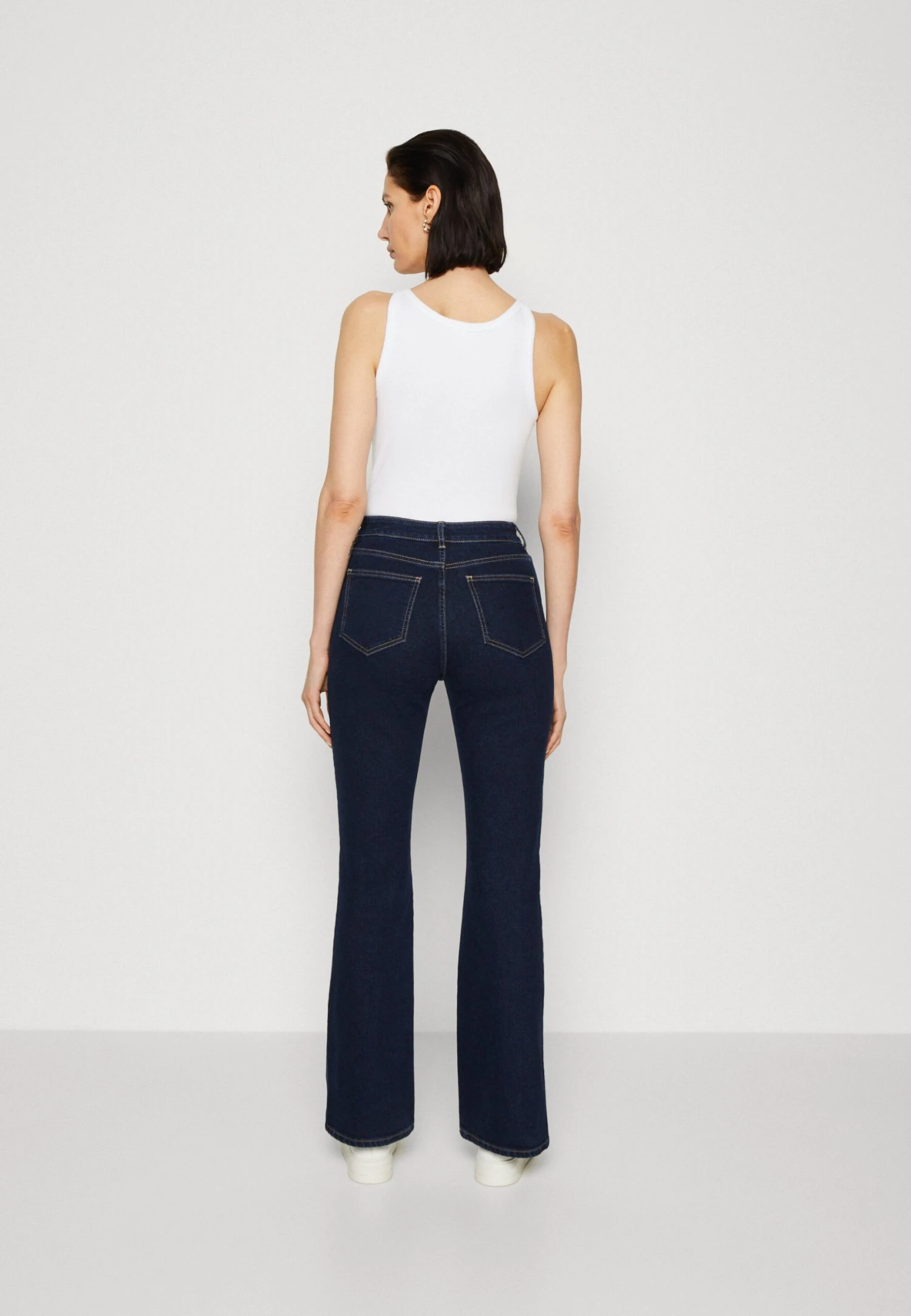 Anna Field Flared Jeans - Dark Blue 3 Anna Field Flared Jeans - Dark Blue - Bilde 3