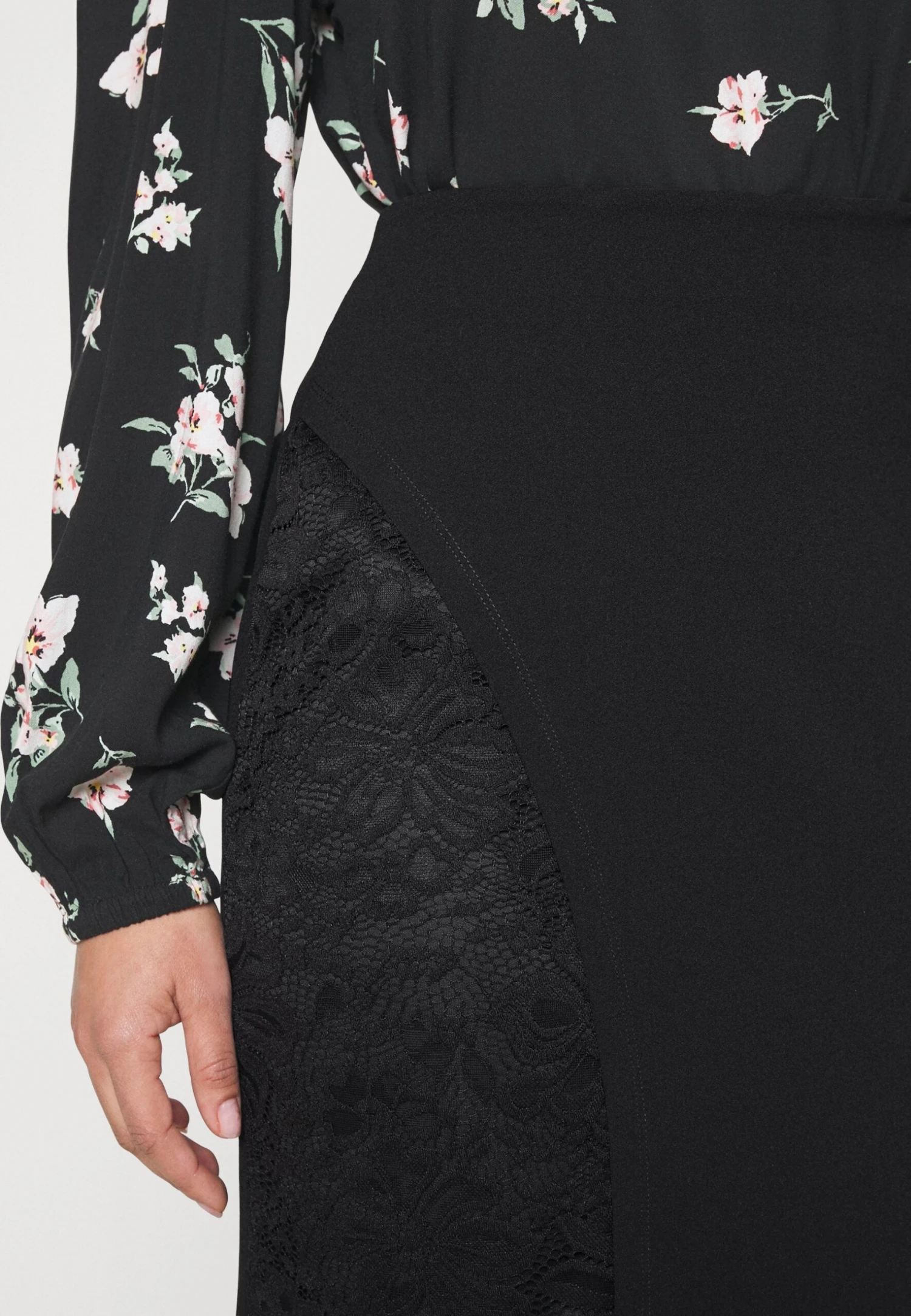 Panel Asymmetric- Miniskjørt - Black 5 Panel Asymmetric- Miniskjørt - Black - Bilde 5