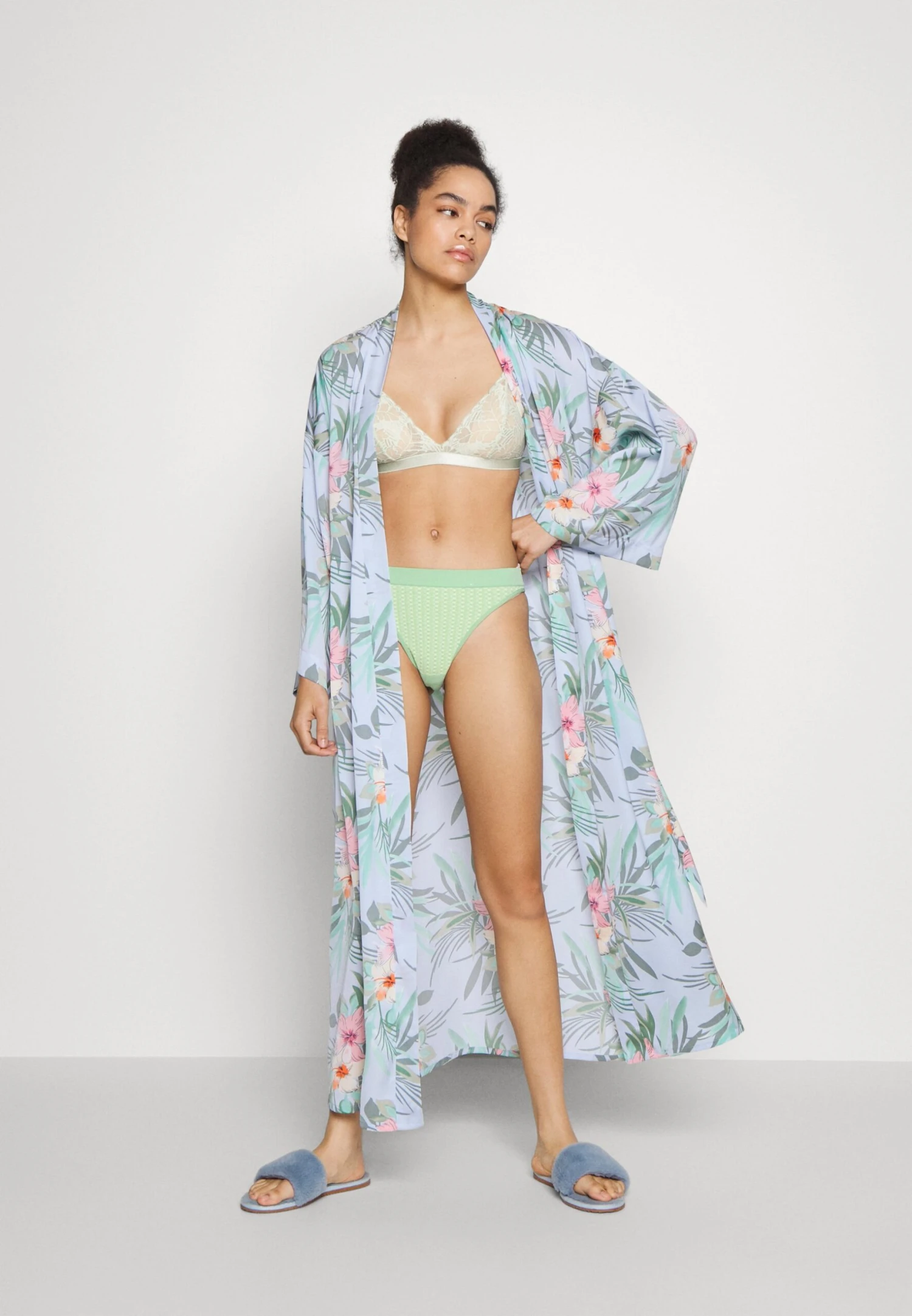 Anna Field Floral Robe - Badekåpe - Blue 2 Anna Field Floral Robe - Badekåpe - Blue - Bilde 2